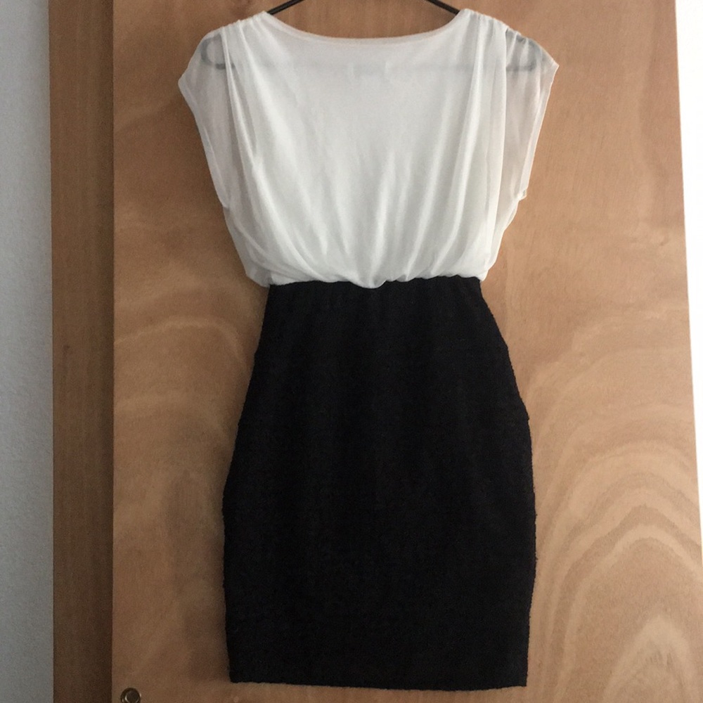 Dress - Picture 2 of 2